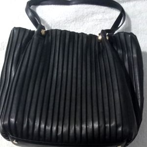 COPY - 178 )One black purse for women Alfani one size black and gold